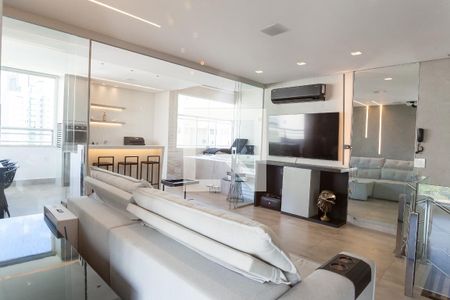 Sala de TV de apartamento para alugar com 2 quartos, 160m² em Vale do Sereno, Nova Lima