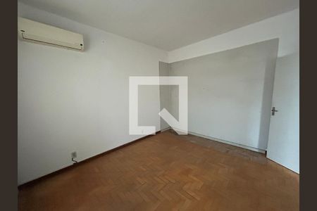 Quarto 1 de casa à venda com 8 quartos, 200m² em Del Castilho, Rio de Janeiro