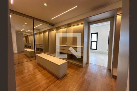 Casa à venda com 4 quartos, 550m² em Alphaville Residencial Zero, Barueri