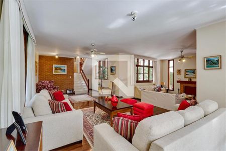 Casa à venda com 3 quartos, 320m² em Jardim Morumbi, São Paulo