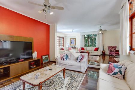 Casa à venda com 3 quartos, 320m² em Jardim Morumbi, São Paulo