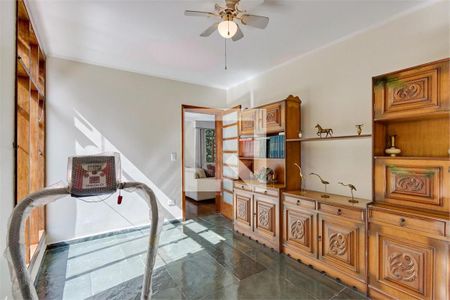 Casa à venda com 3 quartos, 320m² em Jardim Morumbi, São Paulo