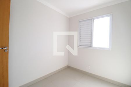 Quarto 1 de apartamento para alugar com 3 quartos, 65m² em Umuarama, Uberlândia