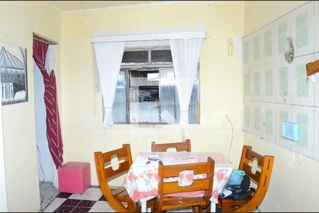 Sala de casa para alugar com 2 quartos, 100m² em Primeiro de Maio, Belo Horizonte