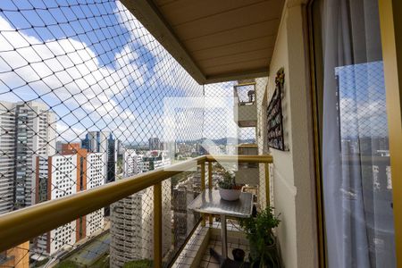 Varanda da sala de apartamento à venda com 3 quartos, 107m² em Alphaville Industrial, Barueri