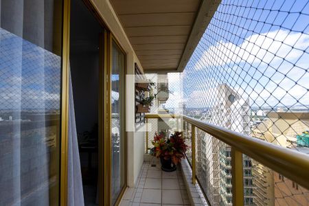 Varanda da sala de apartamento à venda com 3 quartos, 107m² em Alphaville Industrial, Barueri