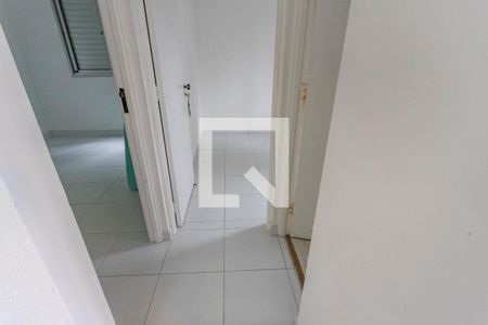 Corredor  de apartamento para alugar com 2 quartos, 48m² em Vila Santa Luzia, Diadema