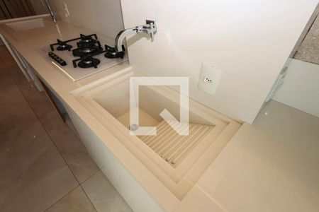 Sala e Cozinha de apartamento à venda com 2 quartos, 74m² em Aclimação, São Paulo