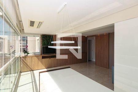 Sala e Cozinha de apartamento à venda com 2 quartos, 74m² em Aclimação, São Paulo