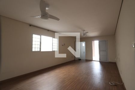 Sala de casa para alugar com 4 quartos, 250m² em Vila Independencia, São Paulo