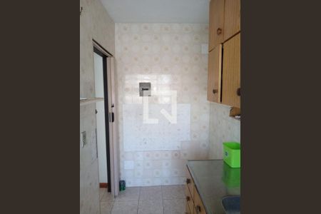 Cozinha de apartamento à venda com 1 quarto, 40m² em Cristal, Porto Alegre