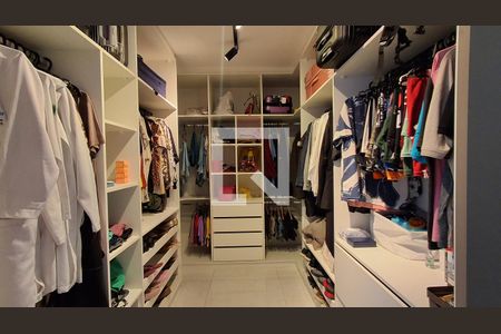 Closet de apartamento à venda com 4 quartos, 220m² em Santa Maria, São Caetano do Sul