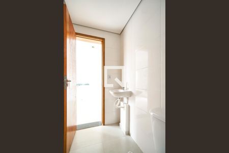 Banheiro de apartamento para alugar com 1 quarto, 25m² em Parque Maria Luiza, São Paulo