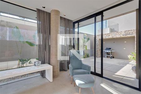 Casa de Condomínio à venda com 3 quartos, 533m² em Granja Julieta, São Paulo