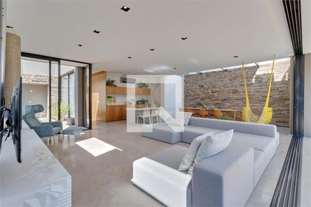 Casa de Condomínio à venda com 3 quartos, 533m² em Granja Julieta, São Paulo