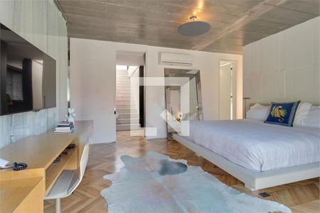 Casa de Condomínio à venda com 3 quartos, 533m² em Granja Julieta, São Paulo