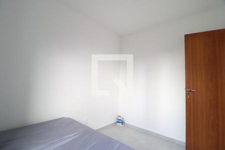 Quarto 1 de apartamento para alugar com 2 quartos, 40m² em Jardim Patricia, Uberlândia