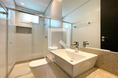 Banheiro da Suíte de apartamento para alugar com 3 quartos, 90m² em Cruzeiro, Belo Horizonte