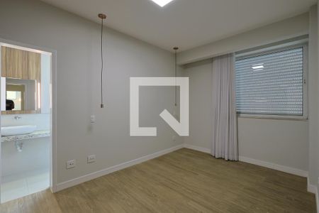 Suíte  de apartamento à venda com 3 quartos, 120m² em Santa Lúcia, Belo Horizonte