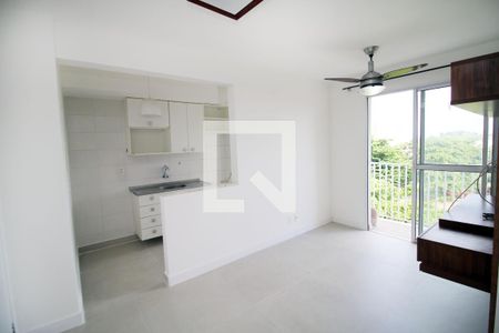 Sala de apartamento à venda com 2 quartos, 45m² em Vicente de Carvalho, Rio de Janeiro
