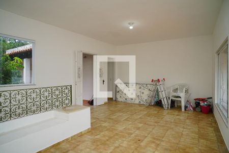 Sala de casa para alugar com 4 quartos, 240m² em Zacarias, Maricá