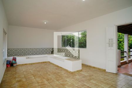 Sala de casa para alugar com 4 quartos, 240m² em Zacarias, Maricá