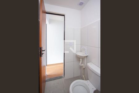 Banheiro de apartamento para alugar com 1 quarto, 35m² em Laranjal, São Gonçalo