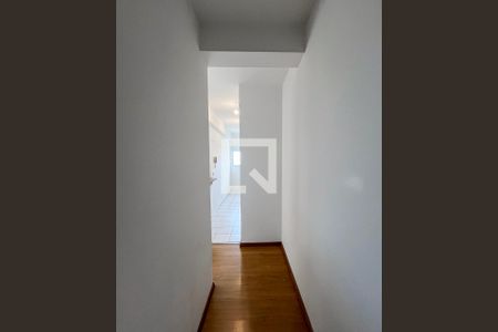 Corredor de entrada de apartamento para alugar com 2 quartos, 68m² em Paraíso, São Paulo
