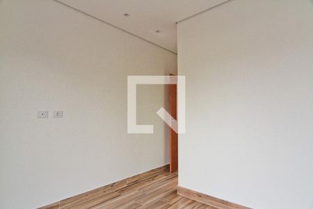 Casa à venda com 3 quartos, 126m² em Parque Maria Domitila, São Paulo