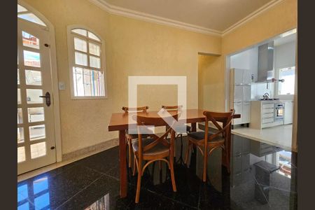 Sala de casa à venda com 3 quartos, 140m² em Santa Branca, Belo Horizonte