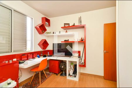 Quarto 2 de apartamento à venda com 3 quartos, 90m² em Santo Antônio, Belo Horizonte