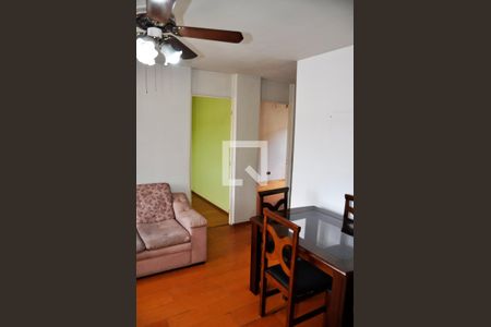 Detalhe - Sala e Sala de Jantar de apartamento para alugar com 2 quartos, 93m² em Vila Iorio, São Paulo