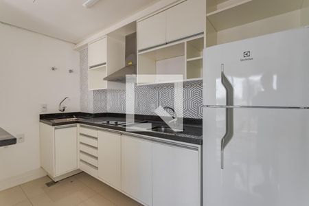 Cozinha e Área de Serviço de kitnet/studio para alugar com 1 quarto, 49m² em São João, Porto Alegre