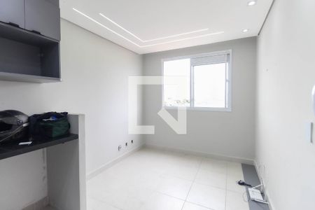 Sala - Cozinha de apartamento para alugar com 2 quartos, 48m² em Vila Carmosina, São Paulo