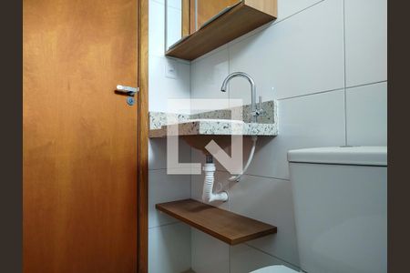 Banheiro de kitnet/studio para alugar com 1 quarto, 30m² em Vila Alpina, São Paulo