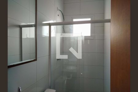 Banheiro de kitnet/studio para alugar com 1 quarto, 30m² em Vila Alpina, São Paulo