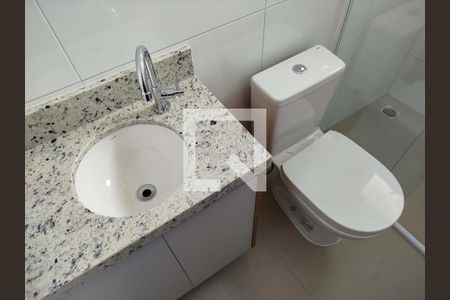 Banheiro de kitnet/studio para alugar com 1 quarto, 30m² em Vila Alpina, São Paulo