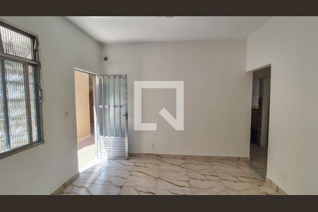 Sala de casa para alugar com 2 quartos, 2m² em Olaria, Rio de Janeiro