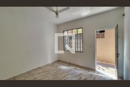 Sala de casa para alugar com 2 quartos, 2m² em Olaria, Rio de Janeiro