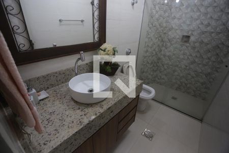 Banheiro de apartamento à venda com 3 quartos, 120m² em Cidade Jardim, Belo Horizonte