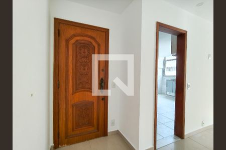 Entrada de apartamento à venda com 2 quartos, 90m² em Tijuca, Rio de Janeiro
