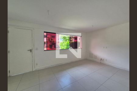 Sala  de casa de condomínio à venda com 3 quartos, 140m² em Vargem Grande, Rio de Janeiro