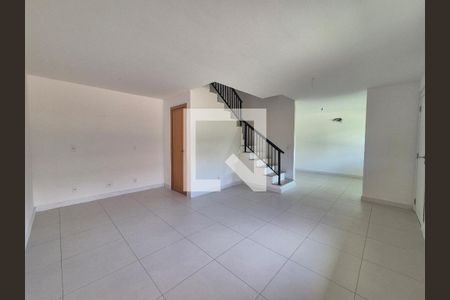 Sala  de casa de condomínio à venda com 3 quartos, 140m² em Vargem Grande, Rio de Janeiro