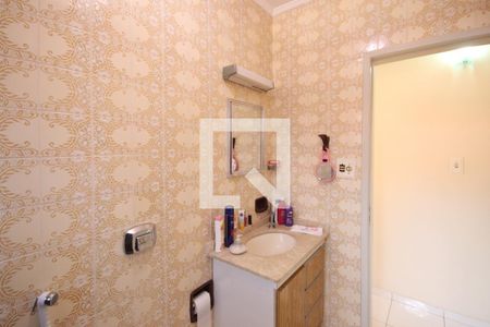 Banheiro  de casa à venda com 2 quartos, 102m² em Vila Mazzei, São Paulo