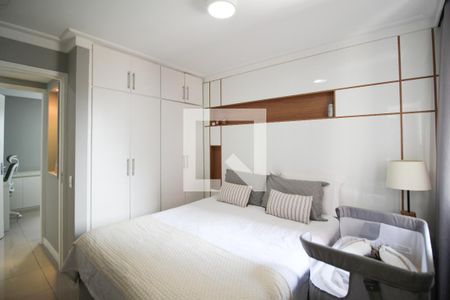 Suíte  de apartamento à venda com 3 quartos, 90m² em Vila Olímpia, São Paulo