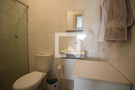 Banheiro de apartamento à venda com 1 quarto, 41m² em Jardim Itu, Porto Alegre