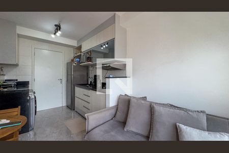 sala, cozinha e área de serviço de apartamento para alugar com 1 quarto, 28m² em Vila das Belezas, São Paulo