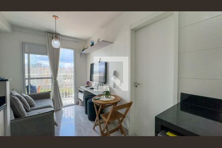 sala, cozinha e área de serviço de apartamento para alugar com 1 quarto, 28m² em Vila das Belezas, São Paulo