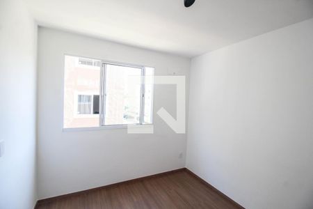 Quarto 2 de apartamento para alugar com 2 quartos, 47m² em Jardim Alvorada, Nova Iguaçu