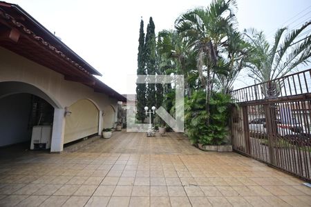 Casa para alugar com 4 quartos, 590m² em Vila Uniao, Goiânia